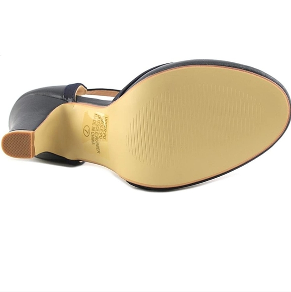 Journee Collection Womens T-Strap Round Toe Mary Jane Pumps - Picture 3 of 9